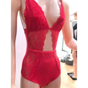BODY DE LYCRA Y PUNTILLA ABIERTO ABAJO